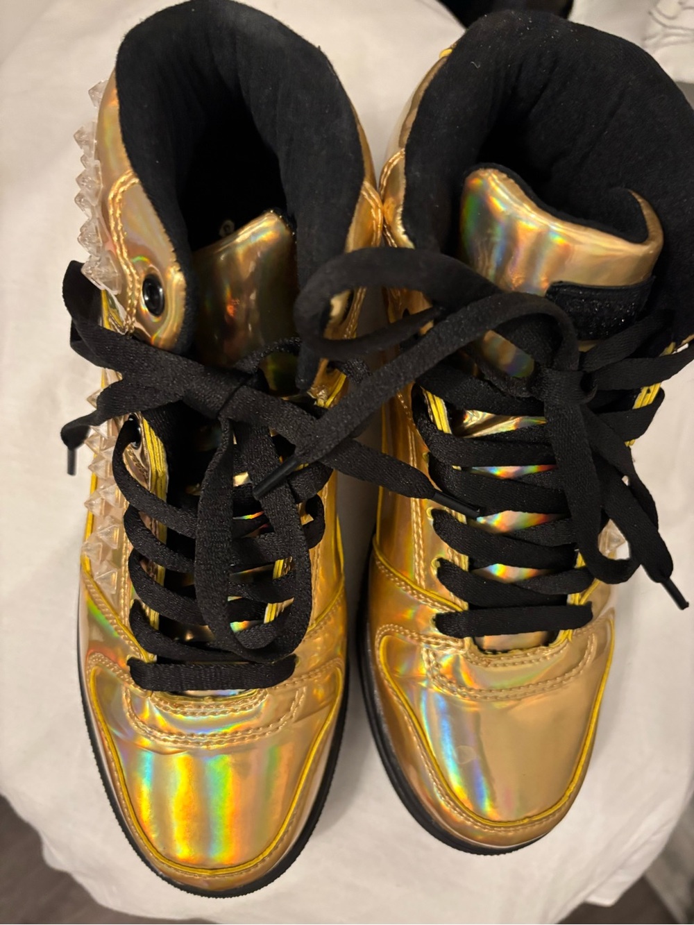 Unisex Metallic gold and black lace up Sneakers.. preppy or casual wear. Sz. 7.5